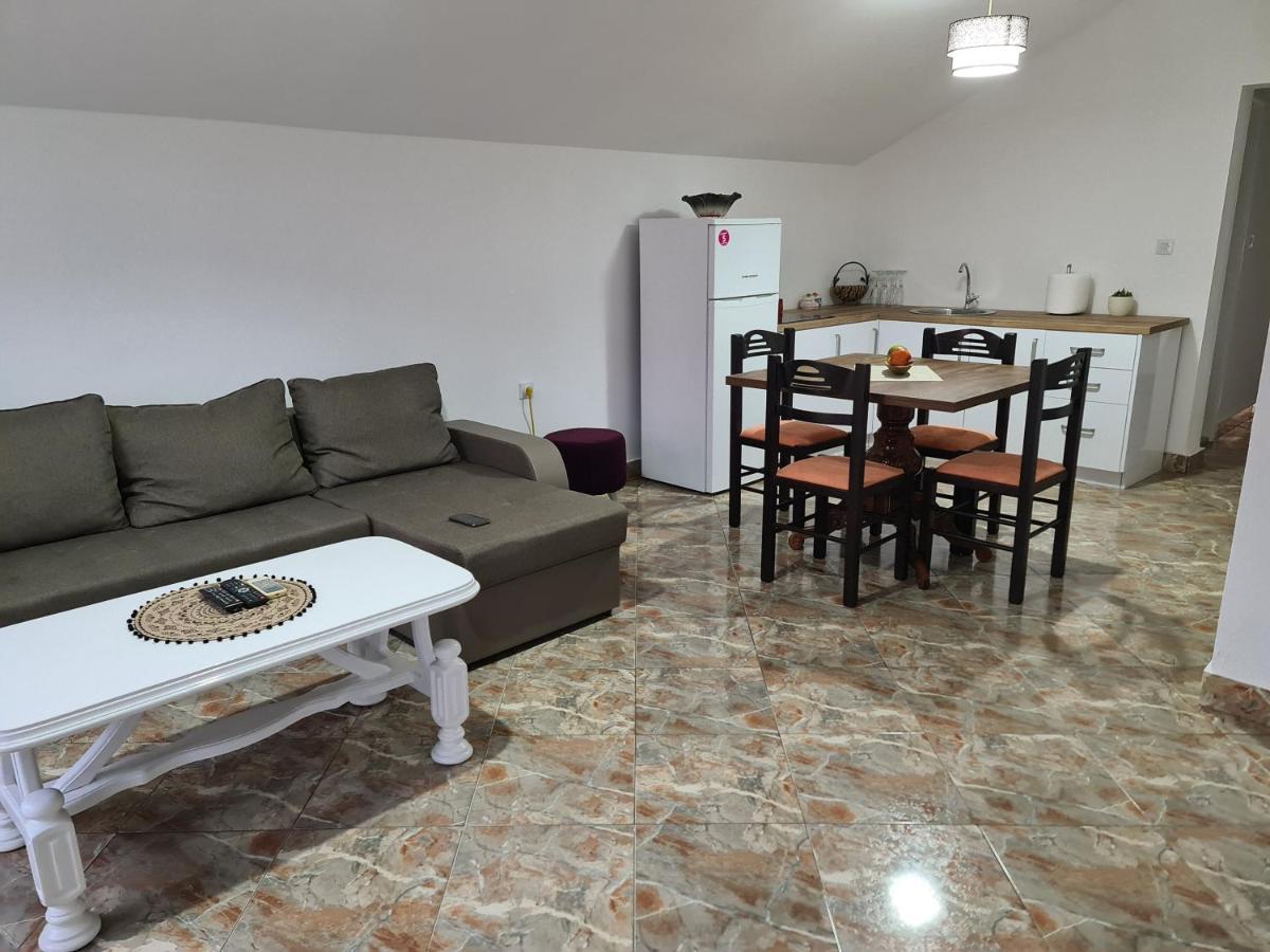 Js Apartmani Niksic Exterior photo