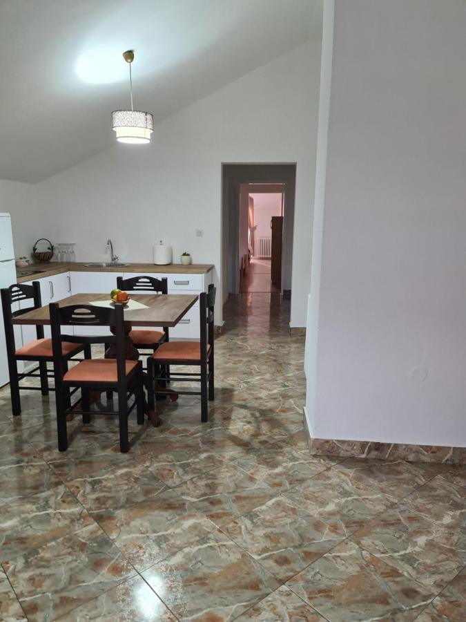 Js Apartmani Niksic Exterior photo